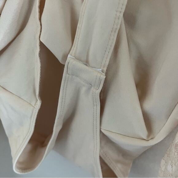 NWT Haute Monde Light Pink Cream Bodysuit Lace Statement Arm Small - Picture 8 of 8